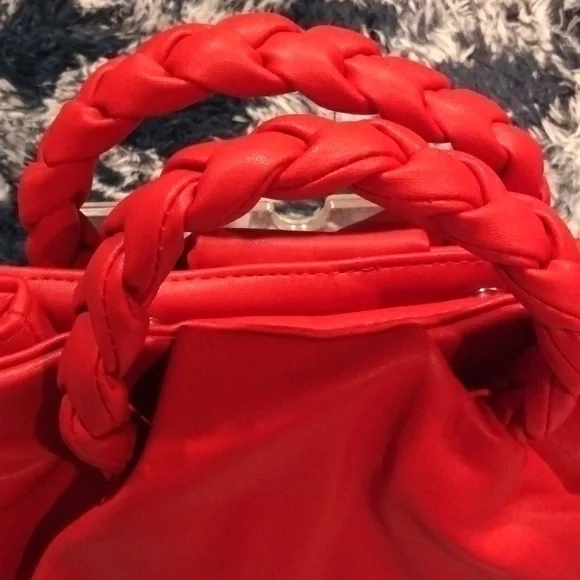 NWT Braided Handle Handbag/Crossbody Purse in Red - Picture 4 of 9